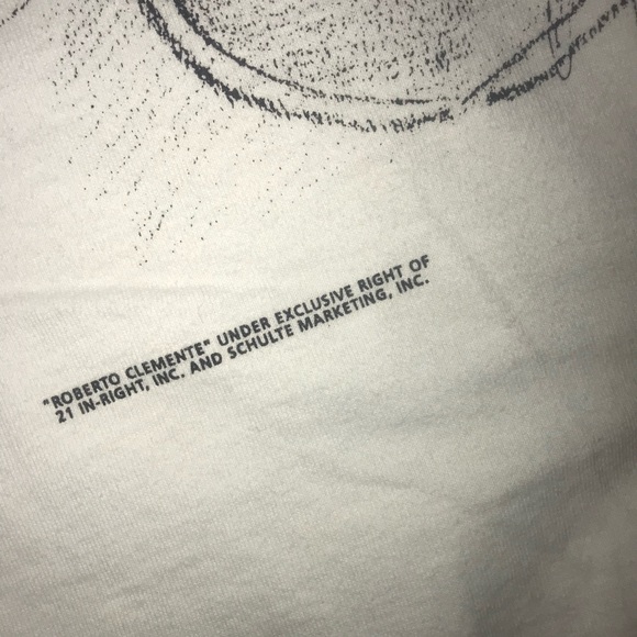 Vintage Roberto Clemente Pittsburg Pirates T Shirt Tee Fruit of the Loom Size XL - Picture 2 of 8